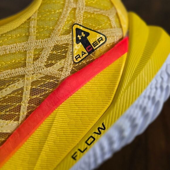 Under Armour Flow Velociti Elite 2 \'Sreetracer Taxi\' Men\'s 8 Yellow 3028107-700 main image 10